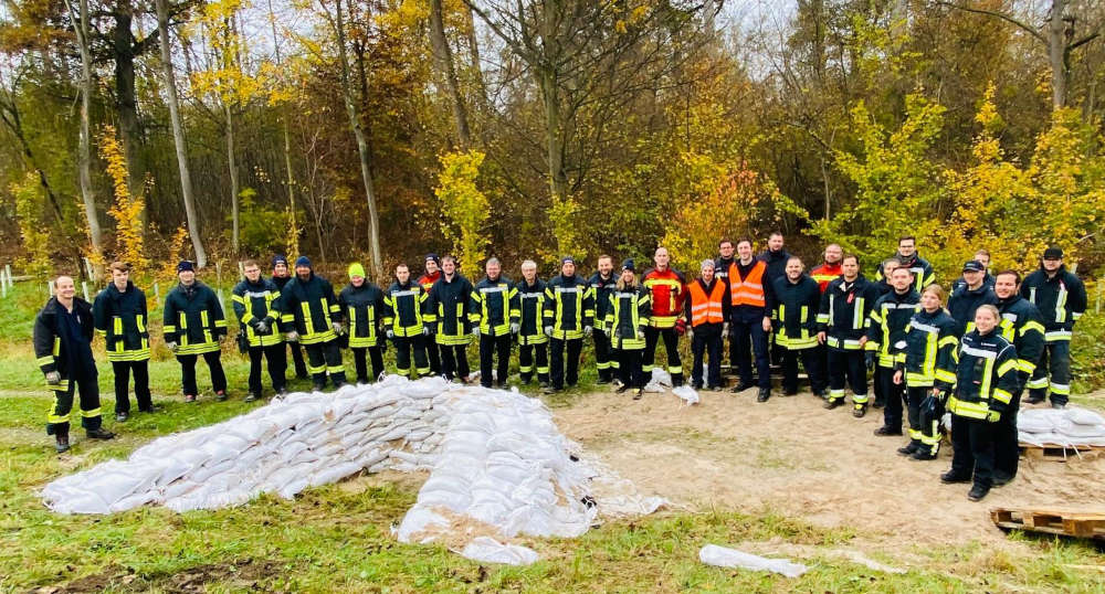 Einsatzkräfte der Feuerwehr (Foto: Kreisverwaltung Germersheim)