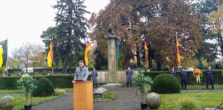 Für die Stadtspitze sprach der Beigeordnete Bernhard Adams. (Foto: Stadtverwaltung Neustadt)