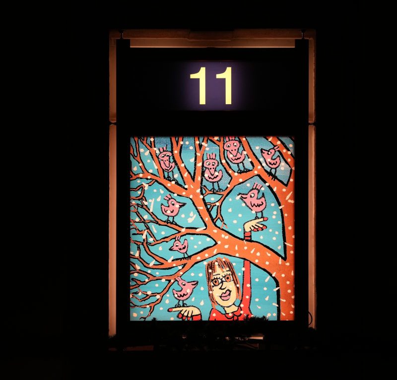 James Rizzi Fenster Neustadt an der Weinstraße Rathaus XXL-Adventskalender (Fotorechte: © Art Licensing International GmbH)