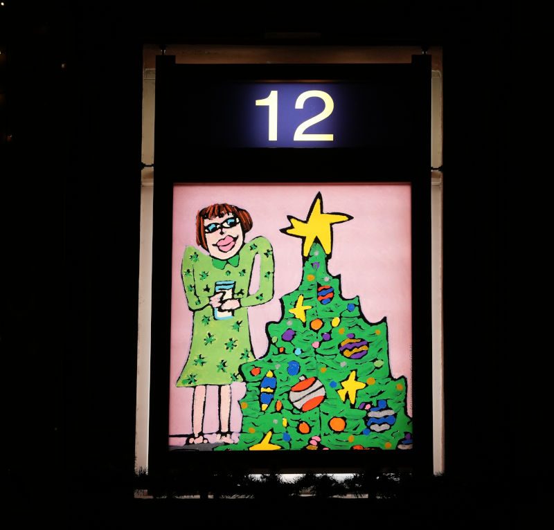 James Rizzi Fenster Neustadt an der Weinstraße Rathaus XXL-Adventskalender (Fotorechte: © Art Licensing International GmbH)