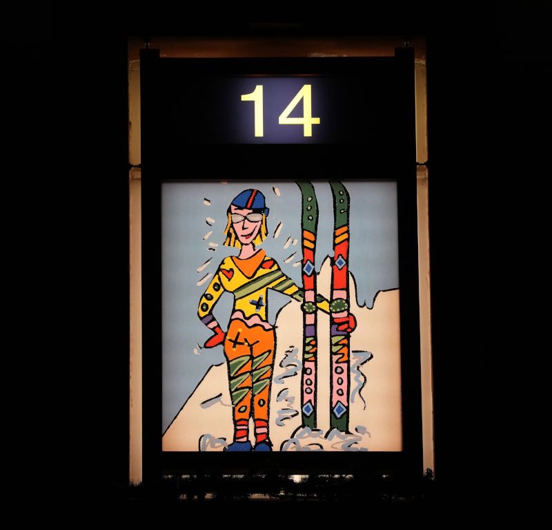 James Rizzi Fenster Neustadt an der Weinstraße Rathaus XXL-Adventskalender (Fotorechte: © Art Licensing International GmbH)