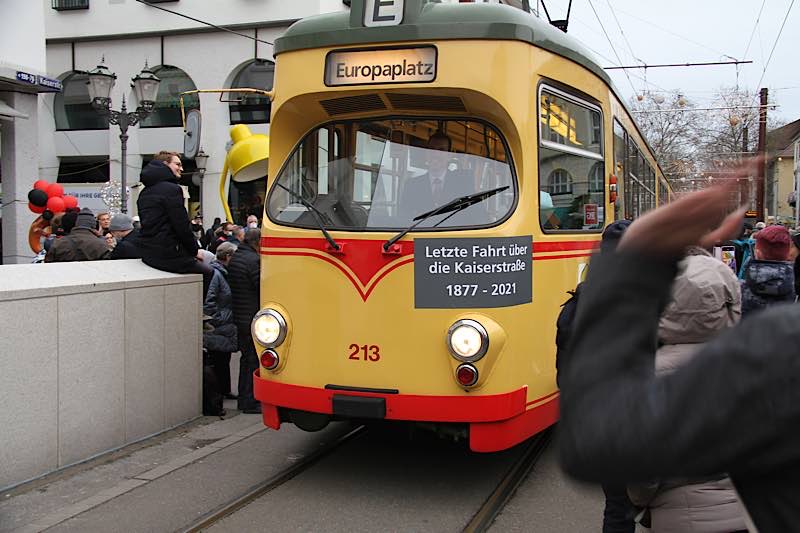 Straßenbahnkorso am 12.12.2021 in Karlsruhe (Foto: VBK)