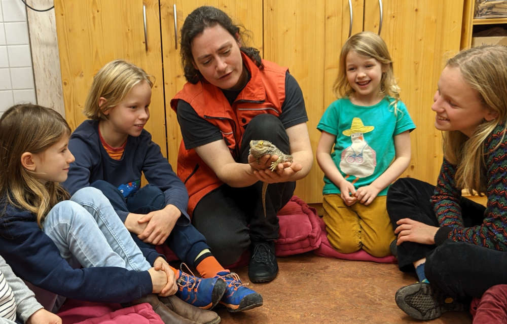 Ferienbetreuungsangebot Winter und Ostern 2022 (Foto: Zooschule Landau)