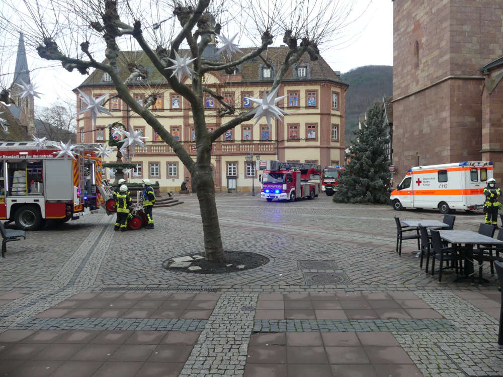 Einsatz am Marktplatz (Foto: Feuerwehr Neustadt)