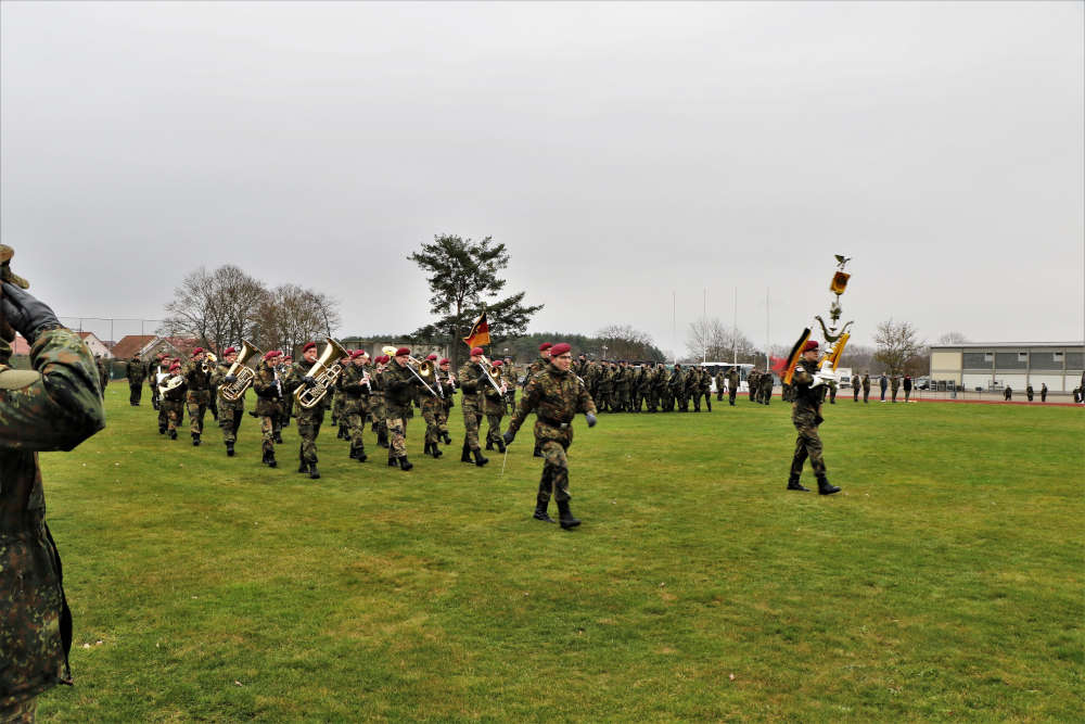 Einmarsch Heeresmusikkorps Koblenz (Foto: StFw Frank Wiedemann)