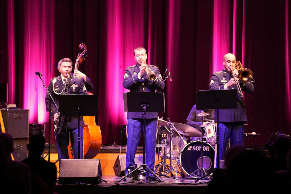 Jazzbühne meets NATO-Jazz (Foto: Reinhard Schnell)