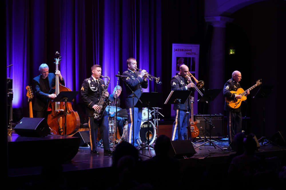 Jazzbühne meets NATO-Jazz (Foto: Reinhard Schnell)