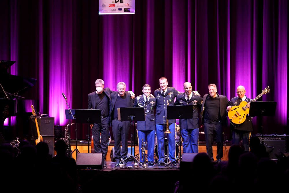 Jazzbühne meets NATO-Jazz (Foto: Reinhard Schnell)