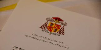 In einem Schreiben hat Kardinal Friedrich Wetter, früherer Erzbischof von München und Freising, jetzt seinen Verzicht auf die Ehrenbürgerwürde der Stadt Landau erklärt. (Quelle: Stadt Landau)