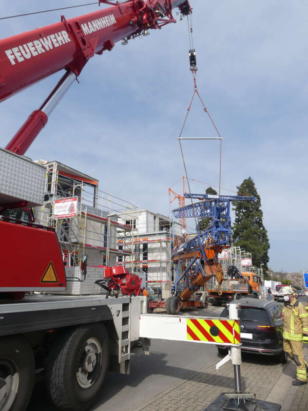 Bergungsarbeiten (Foto: Feuerwehr Neustadt)