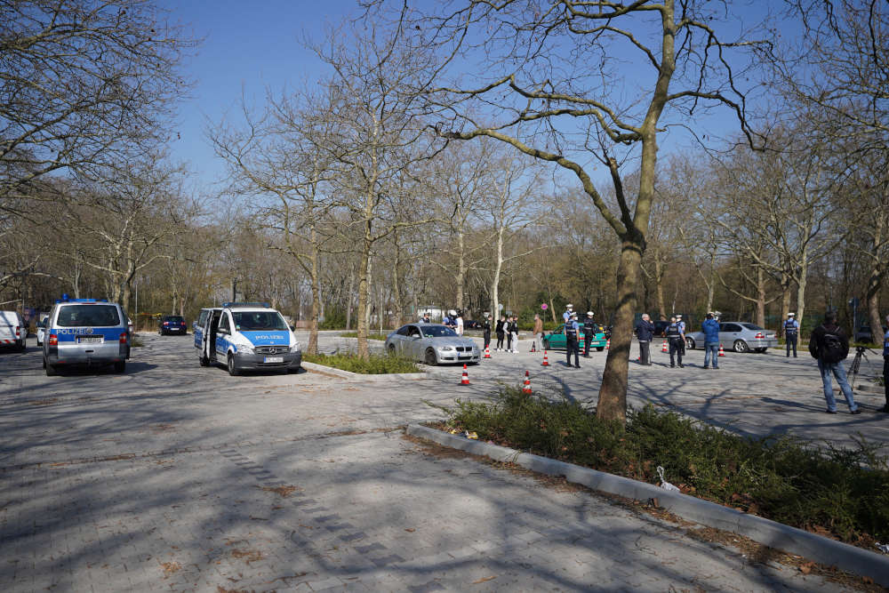 Verkehrskontrolle am Willersinnfreibad (Foto: Holger Knecht)