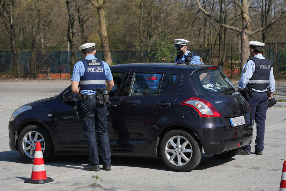 Verkehrskontrolle am Willersinnfreibad (Foto: Holger Knecht)