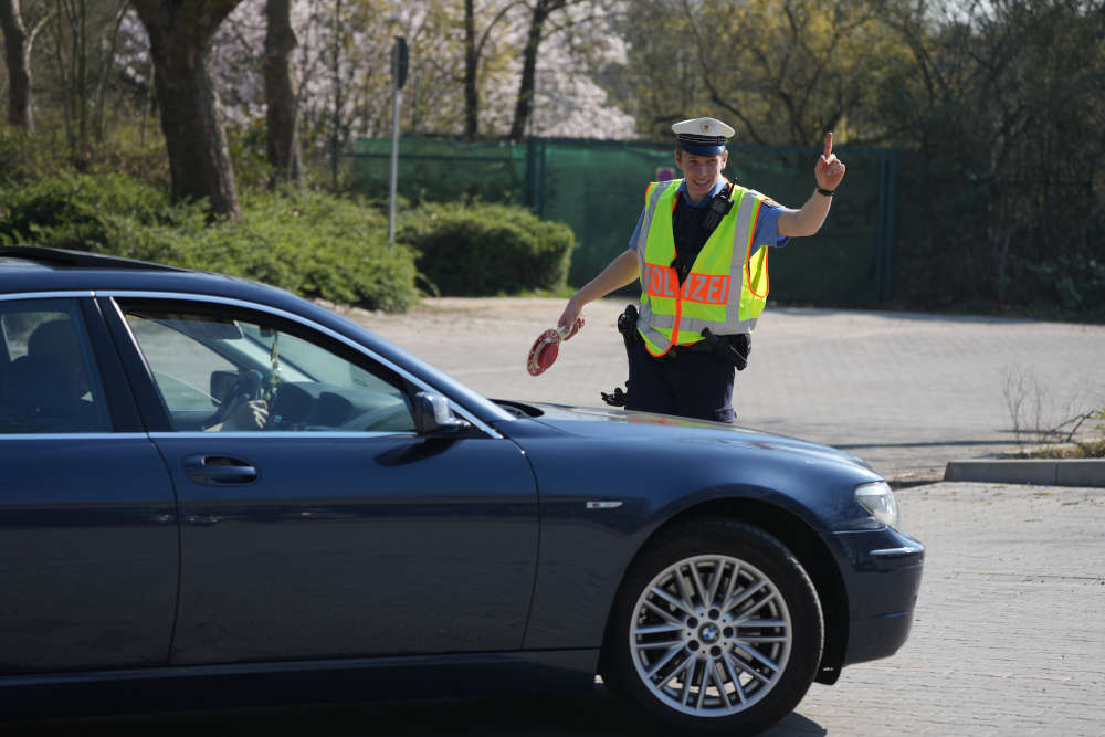 Verkehrskontrolle am Willersinnfreibad (Foto: Holger Knecht)