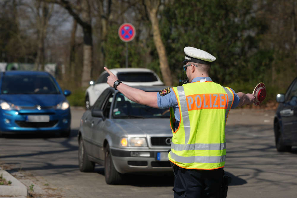 Verkehrskontrolle am Willersinnfreibad (Foto: Holger Knecht)