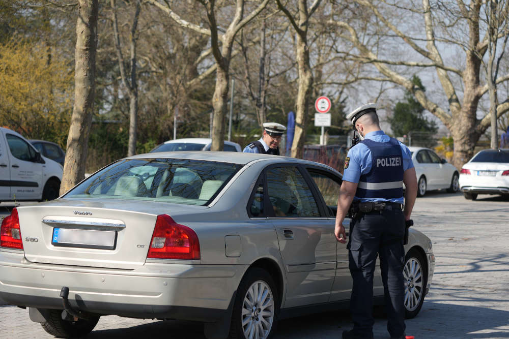 Verkehrskontrolle am Willersinnfreibad (Foto: Holger Knecht)