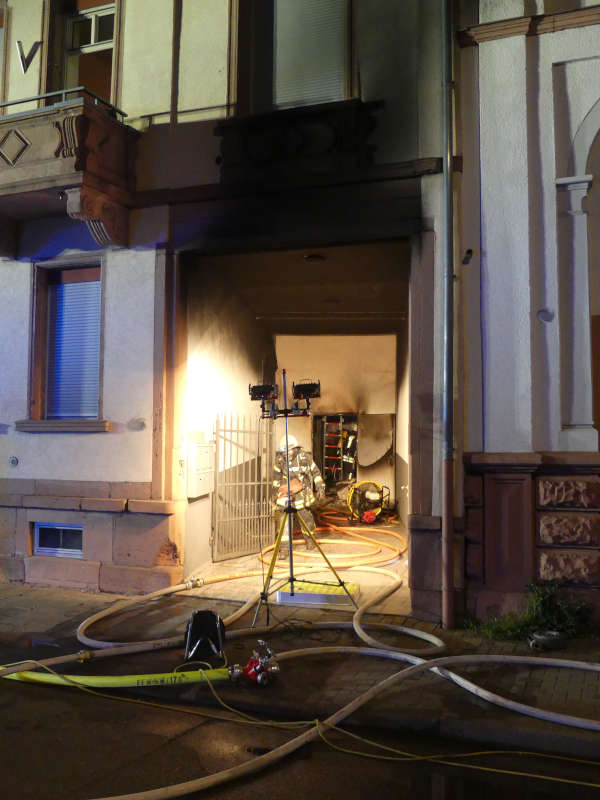 Rauchentwicklung aus Gebäude (Foto: Feuerwehr Neustadt)