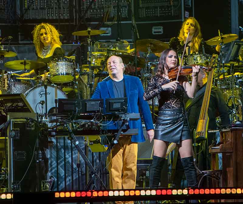 Hans Zimmer mit seiner gigantische Live Show in Mannheim (Foto: Helmut Dell)