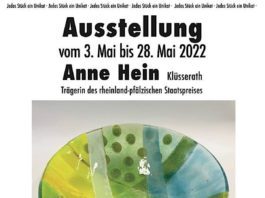 Ausstellung „Poesie in Glas“ - Glasobjekte der Glaskünstlerin Anne Hein, Klüsserath
