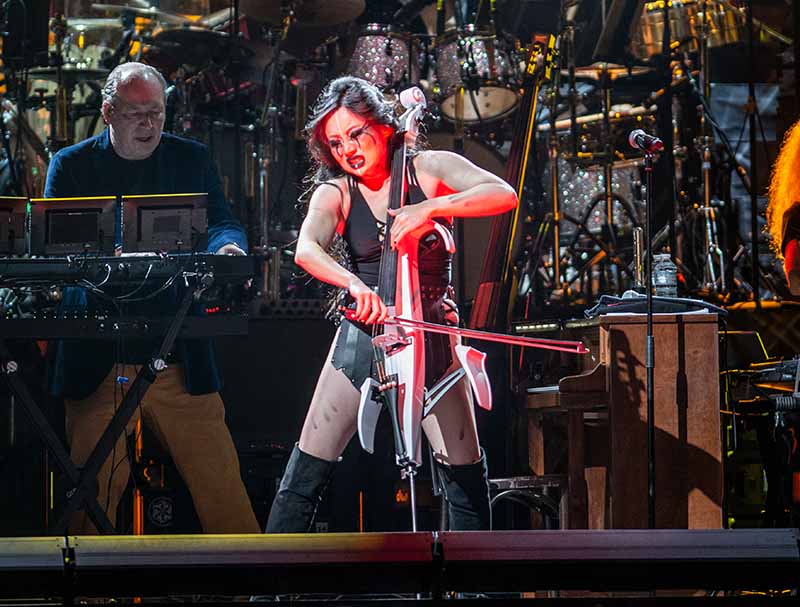 Hans Zimmer mit seiner gigantische Live Show in Mannheim (Foto: Helmut Dell)