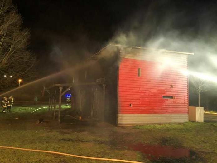 Brand des Jugendtreffs in Lingenfeld