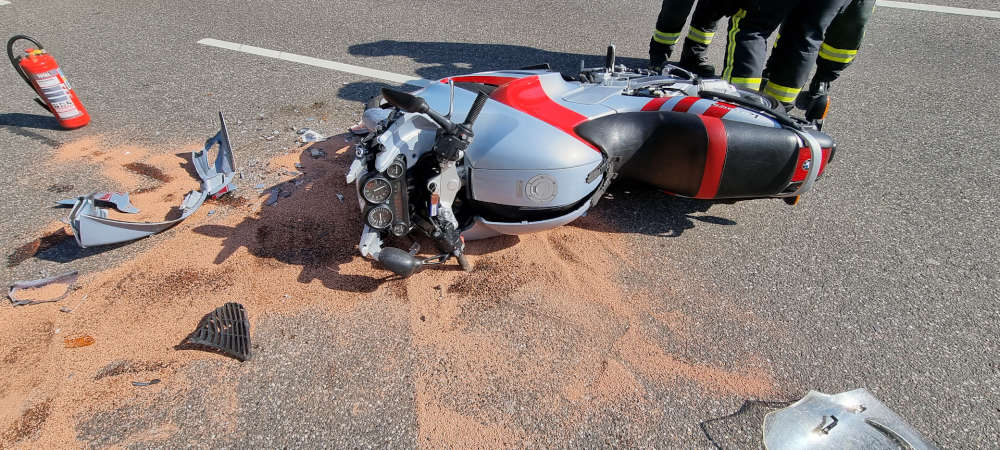 Das beteiligte Motorrad (Foto: Feuerwehr VG Lambrecht)