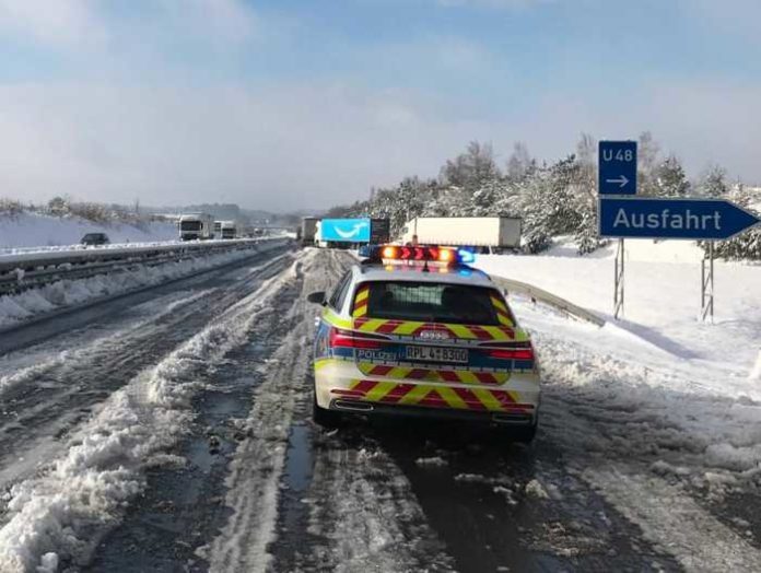 Symbolbild, Polizei, Einsatz, Schnee © Polizei RLP
