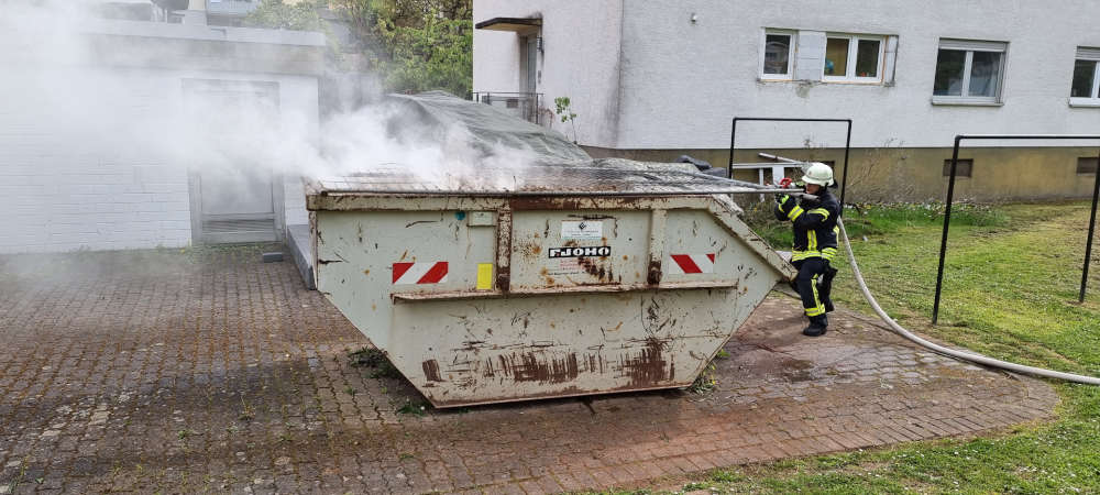 Abfallbrand (Foto: Feuerwehr VG Lambrecht)