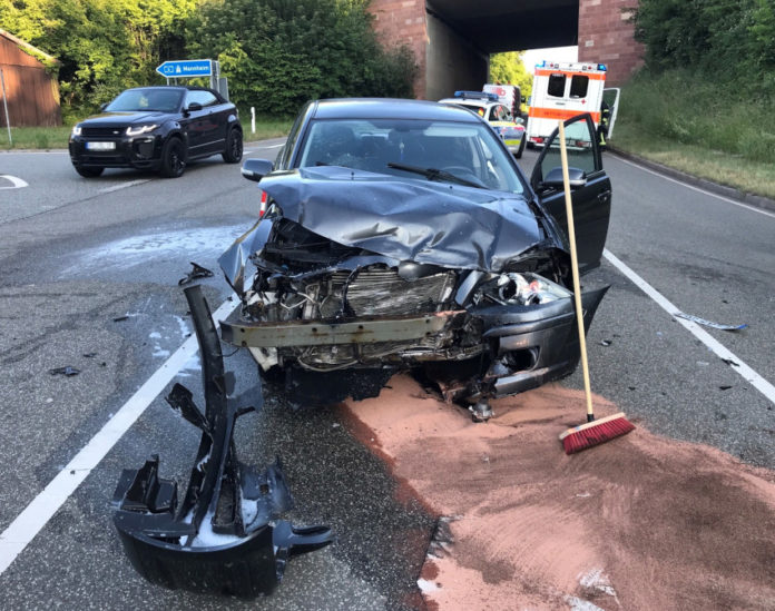 Unfall mit viel Blechschaden-2