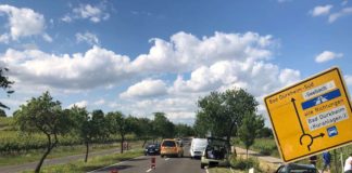 Verkehrsunfall bei Wachenheim (Foto: Polizei RLP)