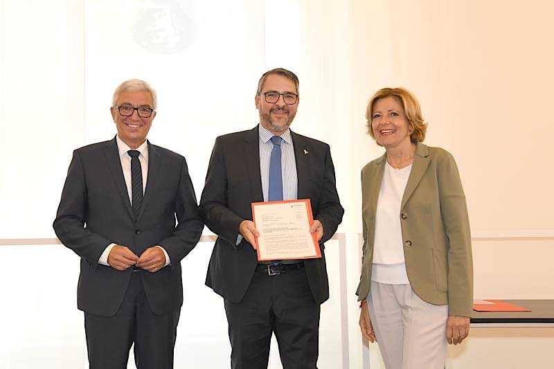 Innenminister Roger Lewentz, Oberbürgermeister Marc Weigel, Ministerpräsidentin Malu Dreyer. (Foto: Staatskanzlei RLP / Kristina Schäfer)