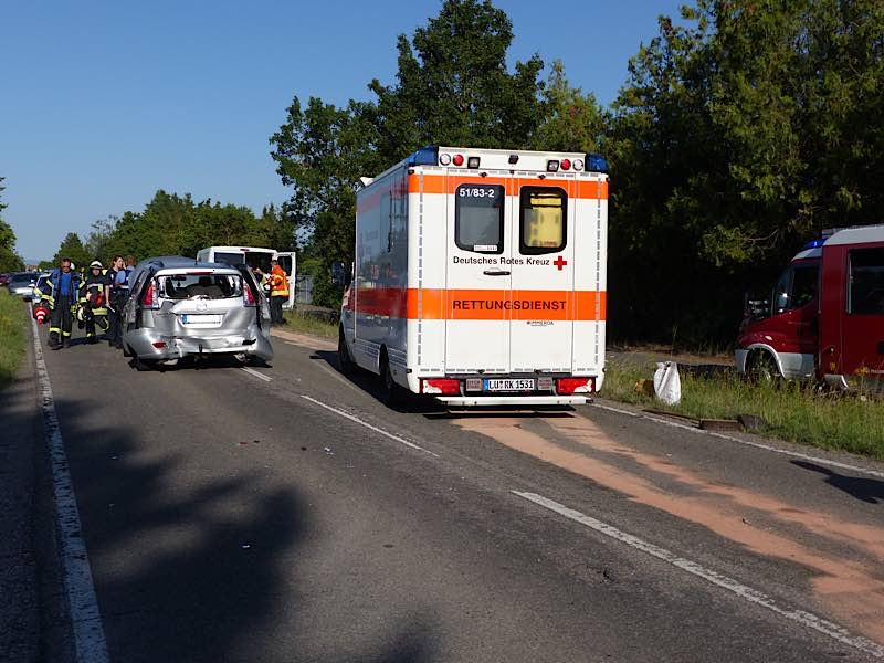 Verkehrsunfall auf der L 532 (Foto: Feuerwehr Neustadt)