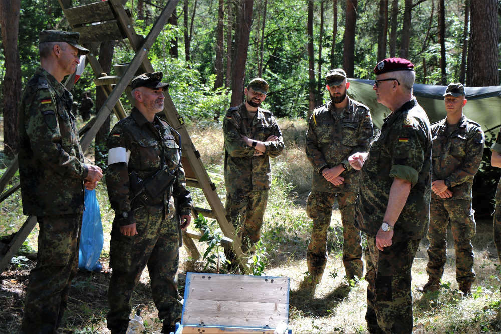 Generalinspekteur besucht Luftwaffenausbildungsbataillon (Foto: Bundeswehr/Frank Wiedemann)