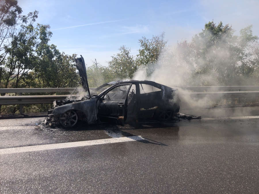 Ausgebrannter PKW (Foto: Polizei RLP)