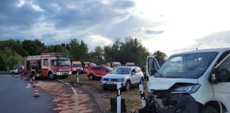 Verkehrsunfall (Foto: Feuerwehr Haßloch)