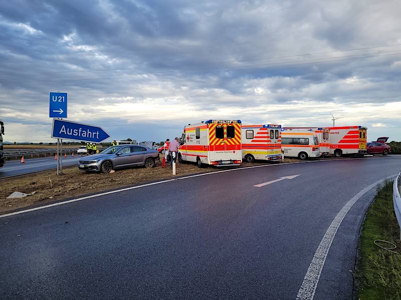 Verkehrsunfall (Foto: Feuerwehr Haßloch)