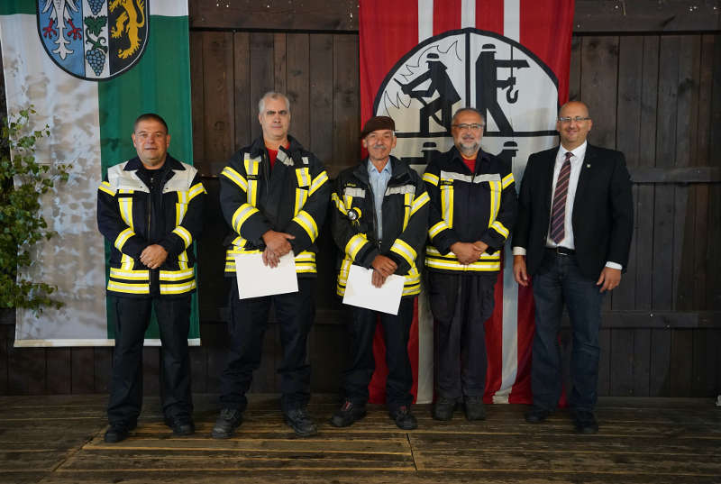 Feuerwehr-Jahresversammlung 2021 in der Waldfesthalle Esthal (Foto: Reinhard Schnell)