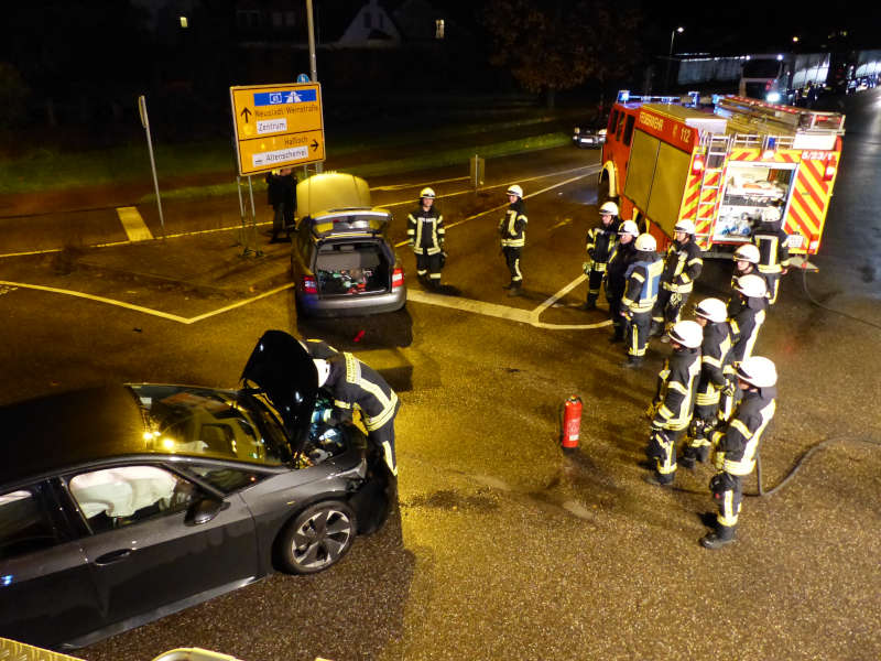 Verkehrsunfall (Foto: Feuerwehr Neustadt)