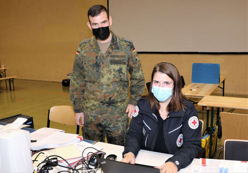 Zivil-Militärische Zusammenarbeit (Foto: Bundeswehr/StFw Frank Wiedemann)