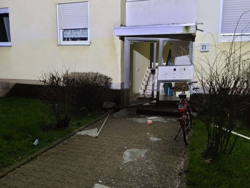 Nach einer Explosion (Foto: Feuerwehr Haßloch)