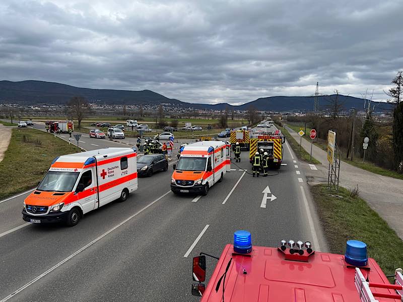 Verkehrsunfall (Foto: Feuerwehr Neustadt)