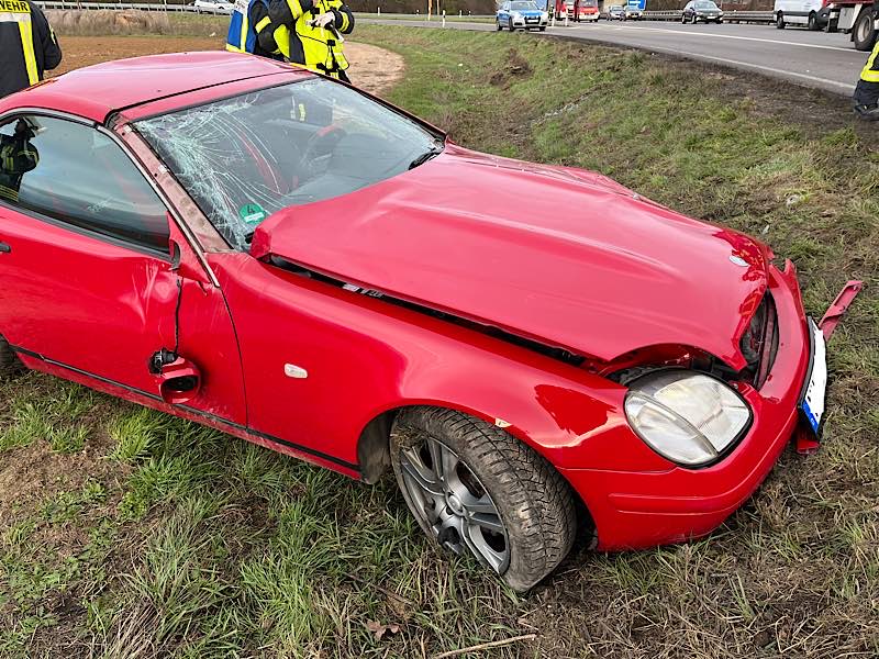 Unfallbeteiligter PKW (Foto: Polizei RLP)