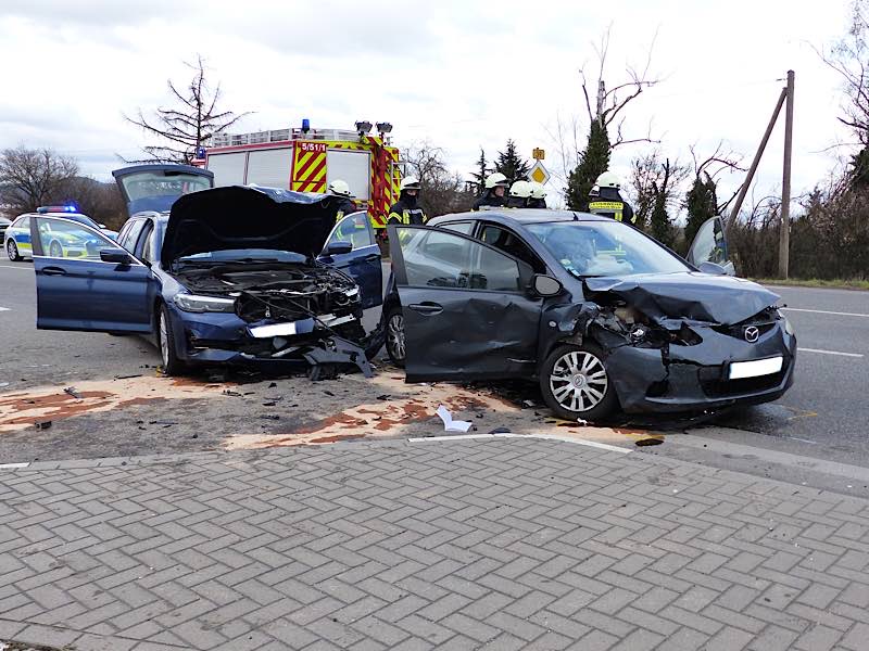 Verkehrsunfall (Foto: Feuerwehr Neustadt)