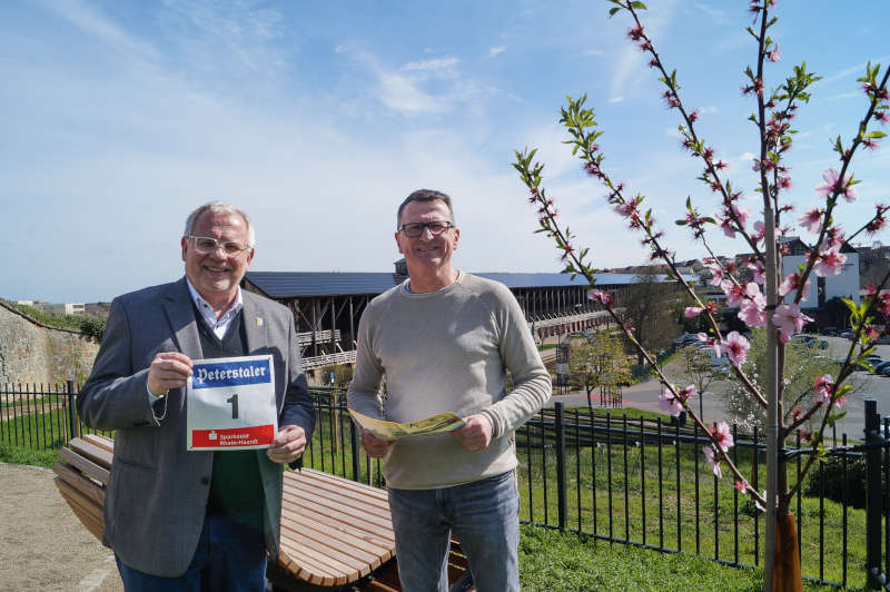 Landrat Hans-Ulrich Ihlenfeld und Rolf Kley (Foto: Kreisverwaltung Bad Dürkheim)