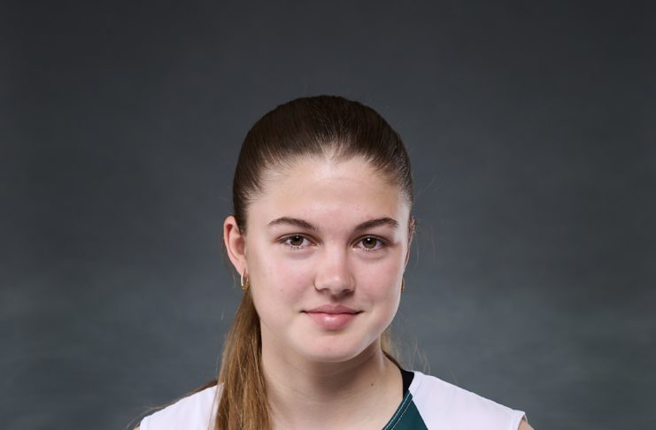 Jette Brucker bewies beim Athletik-Test in Kienbaum ihr Können. Foto: GES | Rheinbrüder