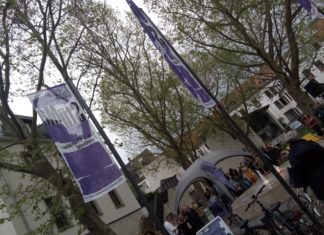 Stückemarkt Heidelberg, vor dem Theater / Foto: Hannes Blank