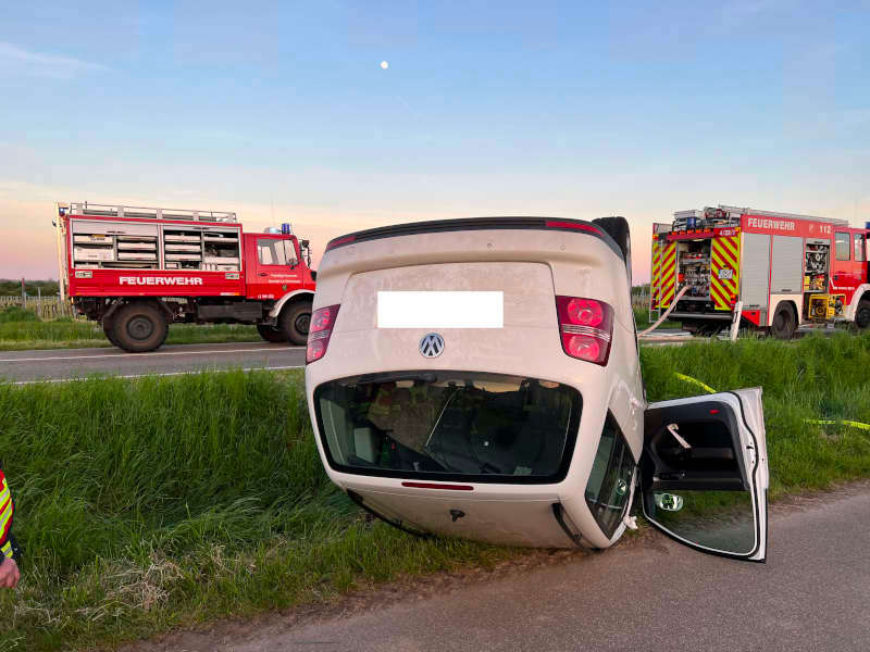 Verkehrsunfall (Foto: Feuerwehr Neustadt)