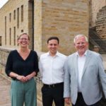 Staatssekretärin Simone Schneider, Max Darstein und Landrat Hans-Ulrich Ihlenfeld (Foto: Stiftung Hambacher Schloss)