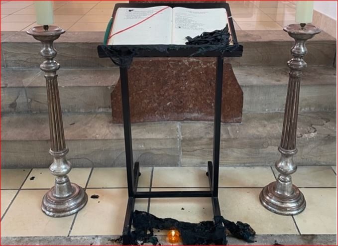 Feuer in Kirche