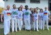 Die Wettkampfteilnehmer und Schüler der Vereine Capoeira Karlsruhe e.V. und Capoeira Schwetzingen e. V.. Juan Real (Graduado Joãozinho, 1.v. l.) und Cristiano Rozendo (Instrutor Café, 5.v. l.) erreichten mit ihren Leistungen das Halb- finale ihrer jeweiligen Kategorie (Foto: Capoeira Karlsruhe e.V.)