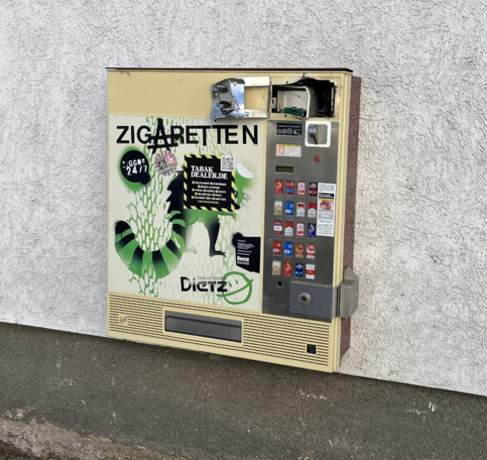 Aufgebrochener Zigarettenautomat